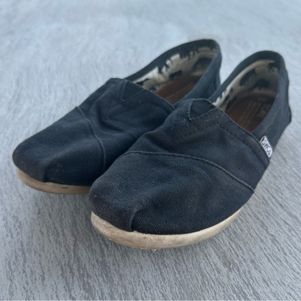 TOMS Brand Women’s Black Shoes Size 8